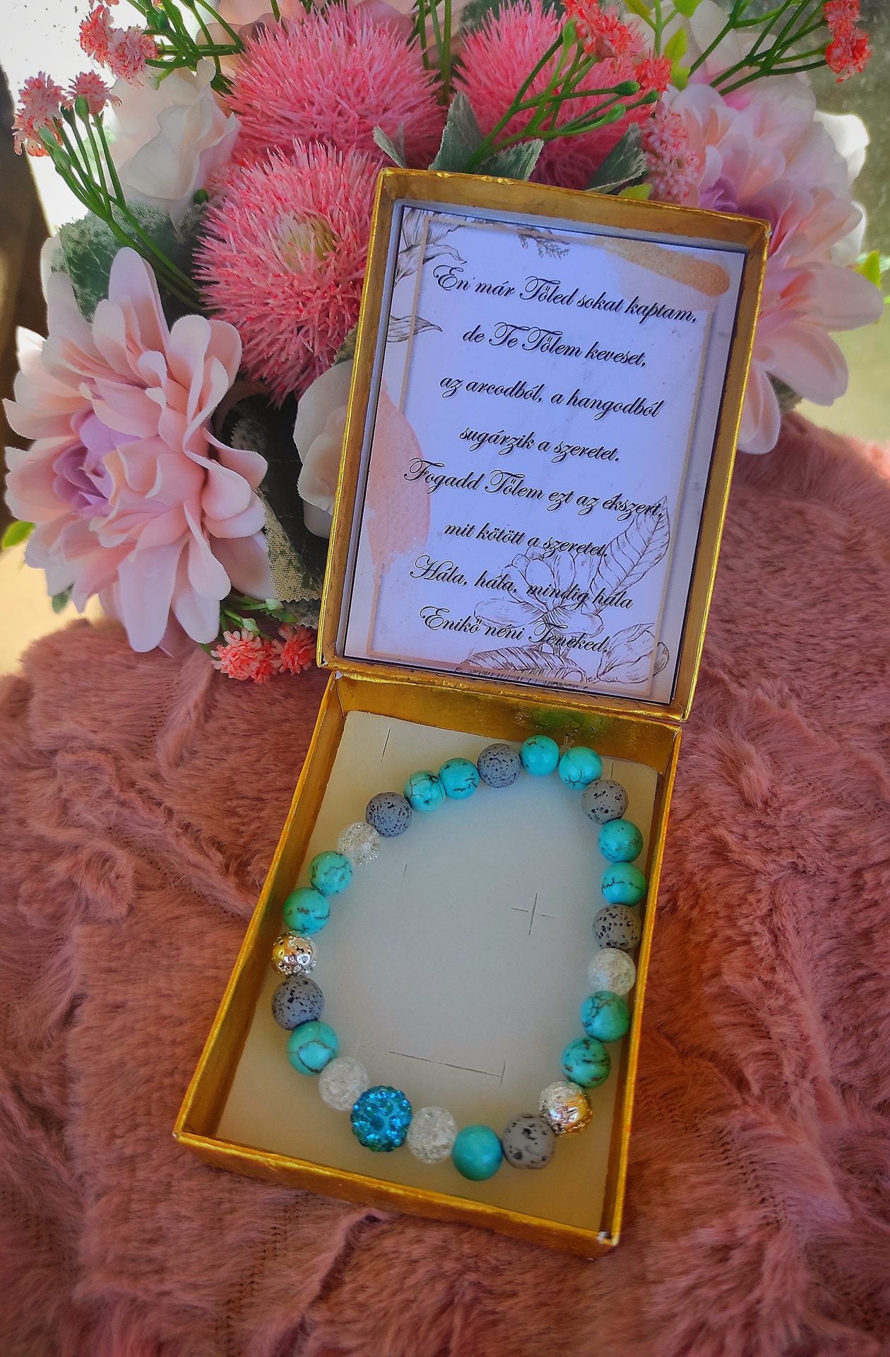 Ballagási türkiz ásvány karkötő